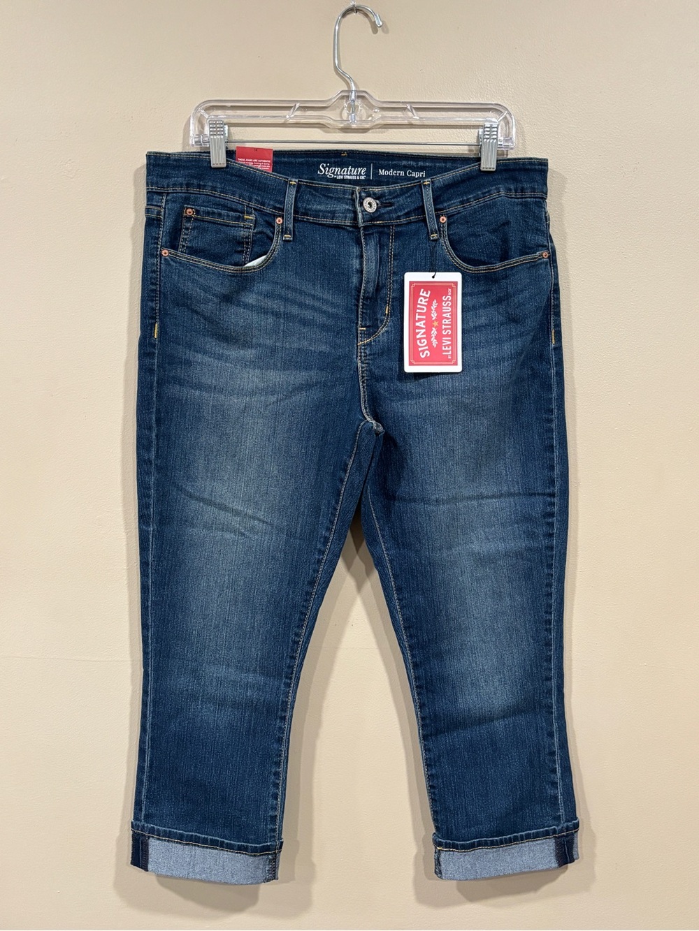 Levi Strauss Signature Modern Capri Women’s Denim Stretch Jean Size 14 W32 NWT